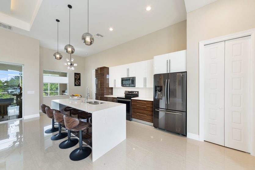 03_3228SW8thPl_5_Kitchen_HiRes-scaled
